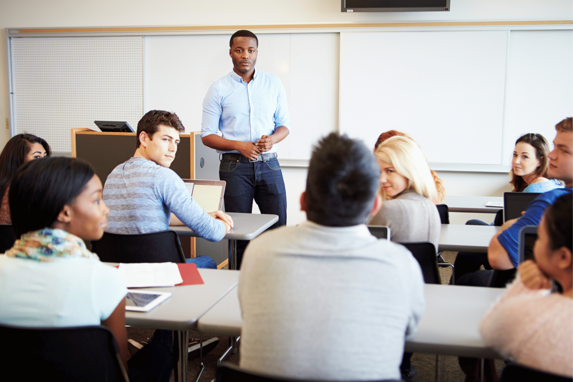 teacher showing how ai helps students learn better